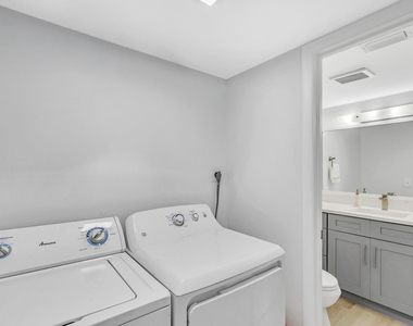 2228 White Pine Circle - Photo Thumbnail 8