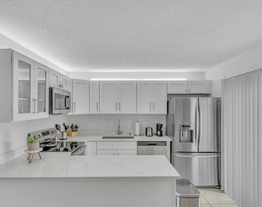 2228 White Pine Circle - Photo Thumbnail 5