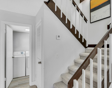2228 White Pine Circle - Photo Thumbnail 7