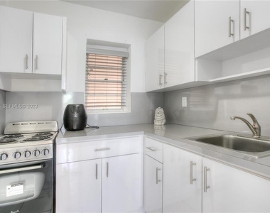 10907 N Kendall Drive - Photo Thumbnail 4