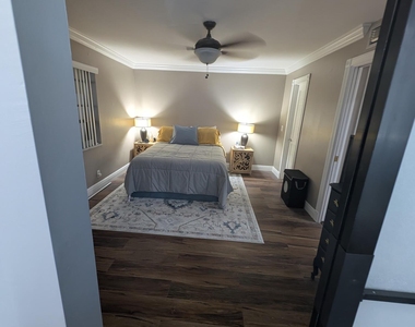 855 North Drive - Photo Thumbnail 9