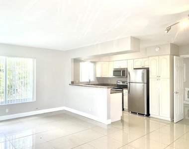 431 W Camino Real - Photo Thumbnail 2