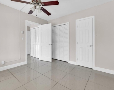 431 W Camino Real - Photo Thumbnail 3