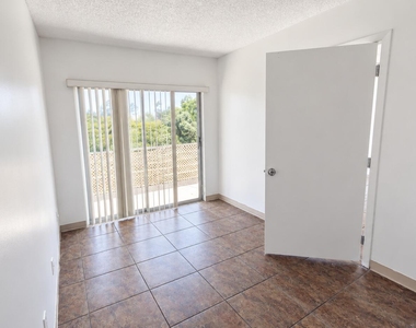 4131 Stirling - Photo Thumbnail 10