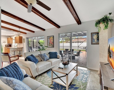 577 Sw 24th Avenue - Photo Thumbnail 2