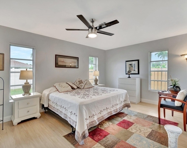 577 Sw 24th Avenue - Photo Thumbnail 15