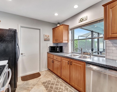 577 Sw 24th Avenue - Photo Thumbnail 11