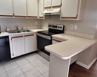 2481 Ne Collins Circle - Photo Thumbnail 1