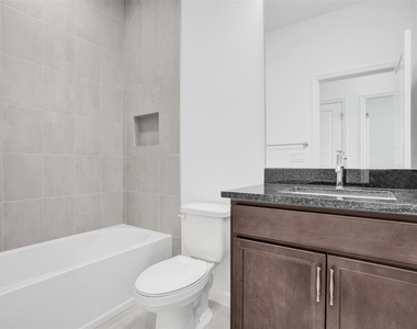 4676 Longwood Lake Square - Photo Thumbnail 22