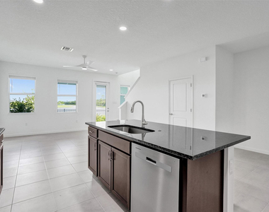 4676 Longwood Lake Square - Photo Thumbnail 5