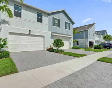 4676 Longwood Lake Square - Photo Thumbnail 27