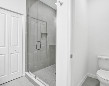 4676 Longwood Lake Square - Photo Thumbnail 18