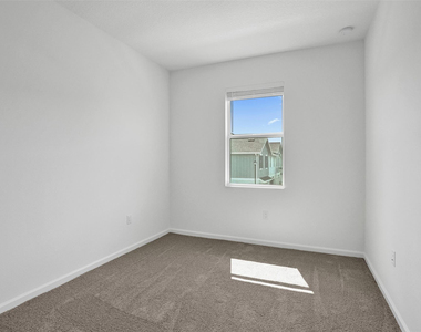 4676 Longwood Lake Square - Photo Thumbnail 23