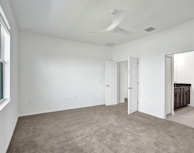 4676 Longwood Lake Square - Photo Thumbnail 16