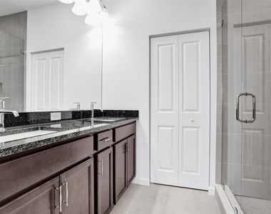 4676 Longwood Lake Square - Photo Thumbnail 17