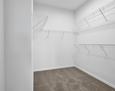 4676 Longwood Lake Square - Photo Thumbnail 19