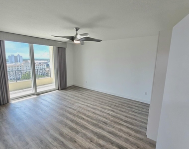 550 Okeechobee Boulevard - Photo Thumbnail 4