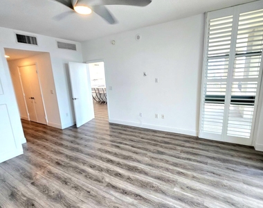 550 Okeechobee Boulevard - Photo Thumbnail 8
