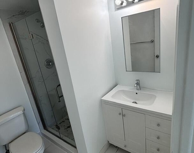 2860 Ne 14th St Street - Photo Thumbnail 2