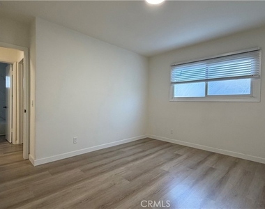 310 S California Street - Photo Thumbnail 5