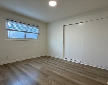 310 S California Street - Photo Thumbnail 4