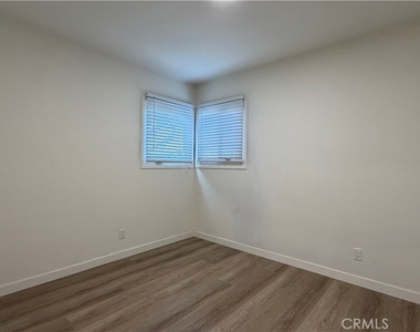 310 S California Street - Photo Thumbnail 7