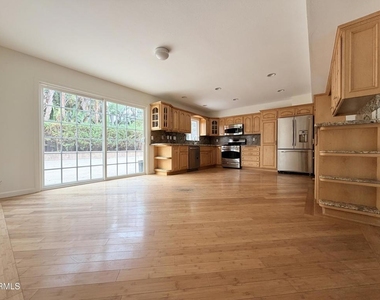 412 Trent Lane - Photo Thumbnail 4