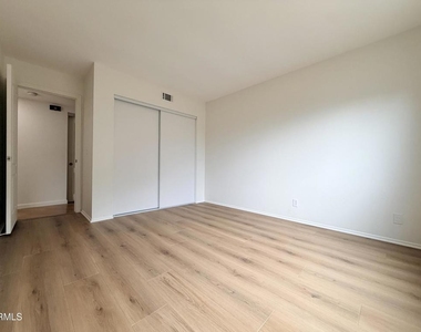412 Trent Lane - Photo Thumbnail 9