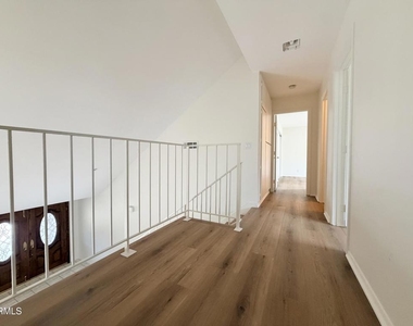 412 Trent Lane - Photo Thumbnail 10
