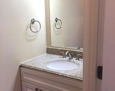 201 E Surfside Drive - Photo Thumbnail 6