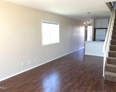 201 E Surfside Drive - Photo Thumbnail 8
