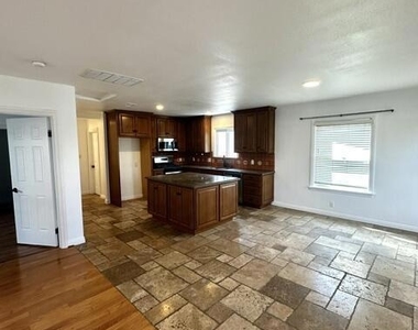 436 S Seaward Avenue - Photo Thumbnail 3