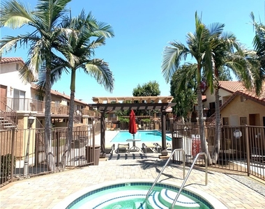 1014 La Costa Drive - Photo Thumbnail 12