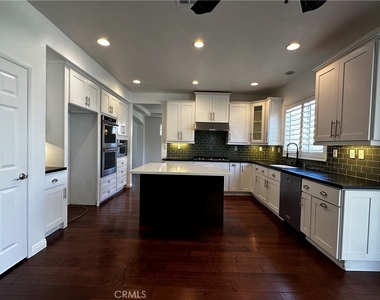 13728 Weeping Willow Court - Photo Thumbnail 5