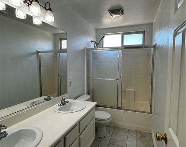13728 Weeping Willow Court - Photo Thumbnail 12