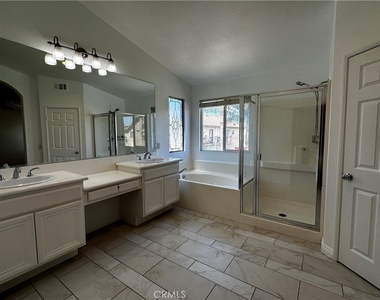 13728 Weeping Willow Court - Photo Thumbnail 17