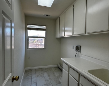 13728 Weeping Willow Court - Photo Thumbnail 13