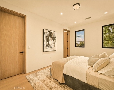 16658 Addison - Photo Thumbnail 28