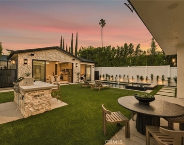 16658 Addison - Photo Thumbnail 2