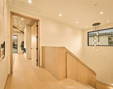 16658 Addison - Photo Thumbnail 23