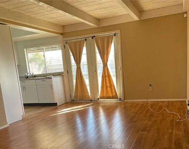 617 S Spruce Avenue - Photo Thumbnail 6