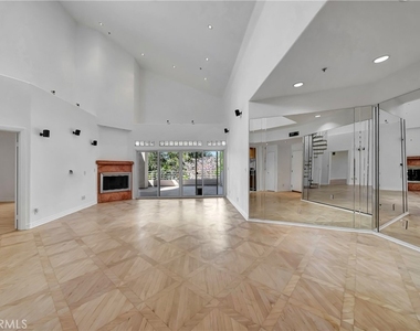 4477 Woodman Avenue - Photo Thumbnail 1