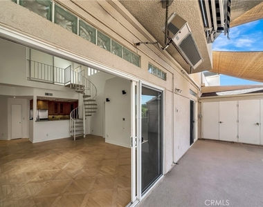4477 Woodman Avenue - Photo Thumbnail 23