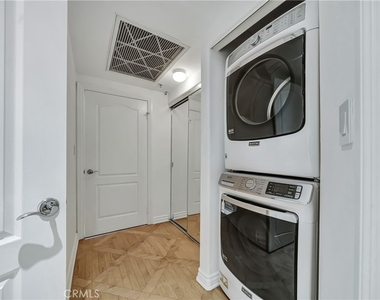 4477 Woodman Avenue - Photo Thumbnail 22