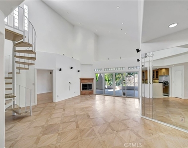 4477 Woodman Avenue - Photo Thumbnail 37
