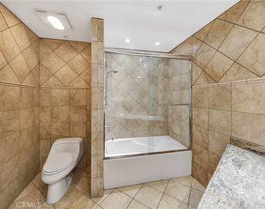 4477 Woodman Avenue - Photo Thumbnail 20