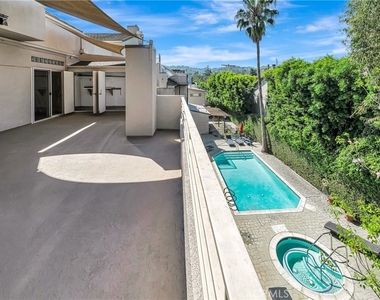 4477 Woodman Avenue - Photo Thumbnail 28