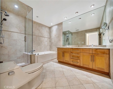4477 Woodman Avenue - Photo Thumbnail 13