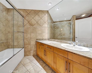 4477 Woodman Avenue - Photo Thumbnail 21