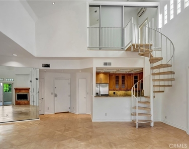 4477 Woodman Avenue - Photo Thumbnail 8